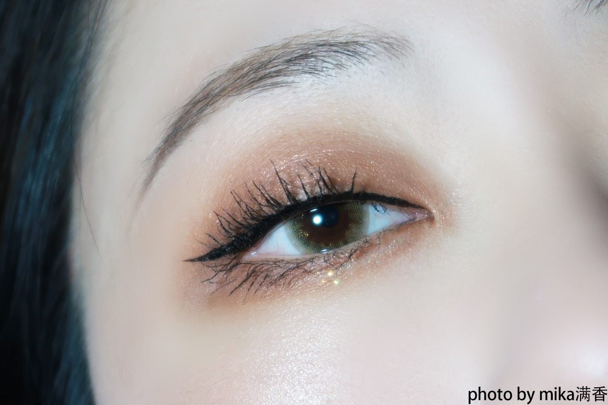 去年工作稳定下来，通勤妆就画得很多 双色眼影是我工作日的不需