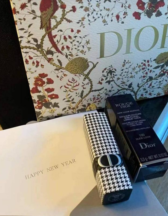 Dior千鸟格口红的限定款，我又双叒叕想要为彩妆鼓掌！我本就