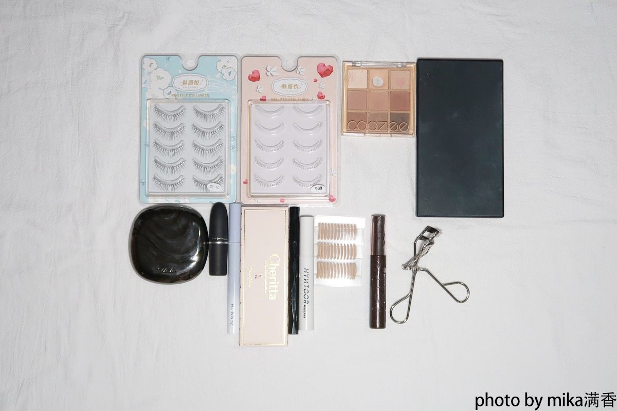 打工人的爱用彩妆基本属于刚需了，很多化妆品尤其是镜面唇釉，基