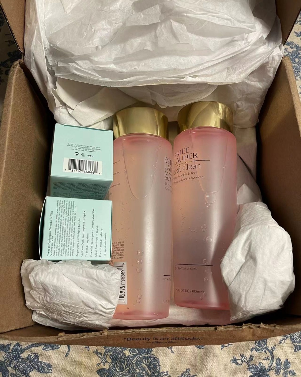 雅诗兰黛大粉水开箱啦，真的是粉水中的天花板，超级保湿补水😜