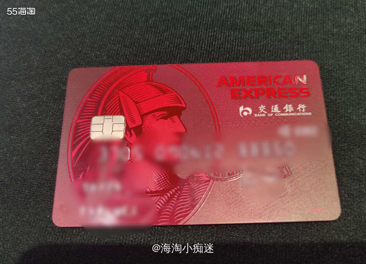 阿玛尼家的粉底霜口碑相当不错。这款又叫素颜霜，上脸比较方便，