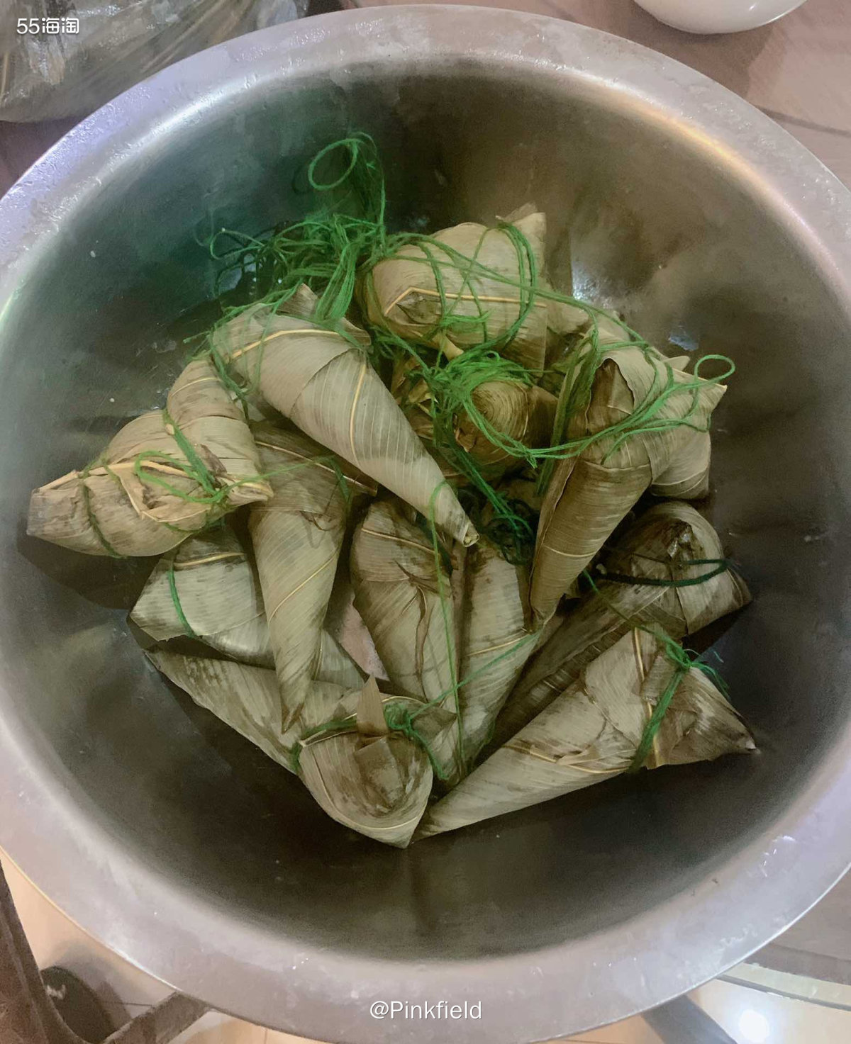 🧨每逢春节，我们那边有两样东西一定会在亲戚朋友来家里吃粽（
