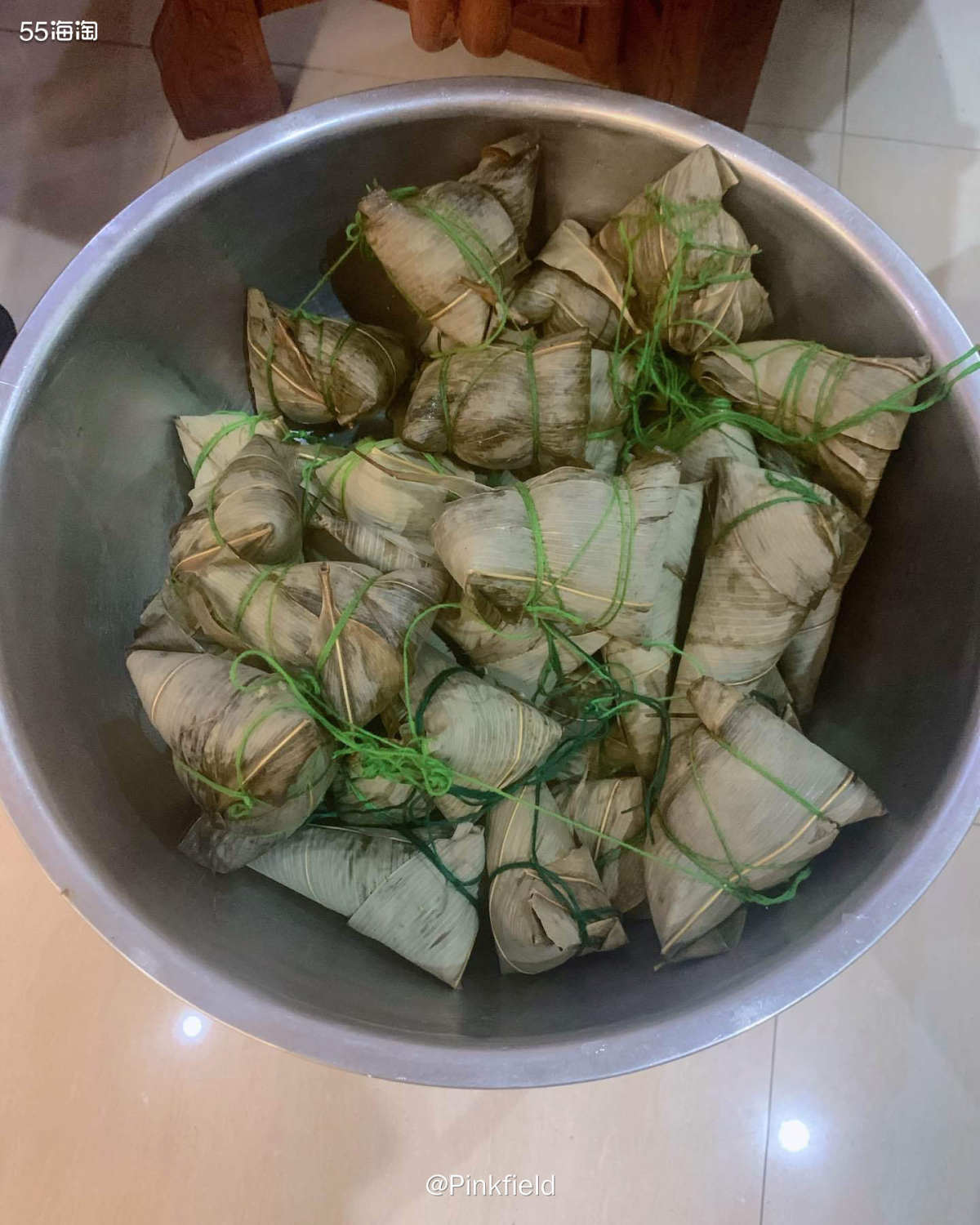 🧨每逢春节，我们那边有两样东西一定会在亲戚朋友来家里吃粽（