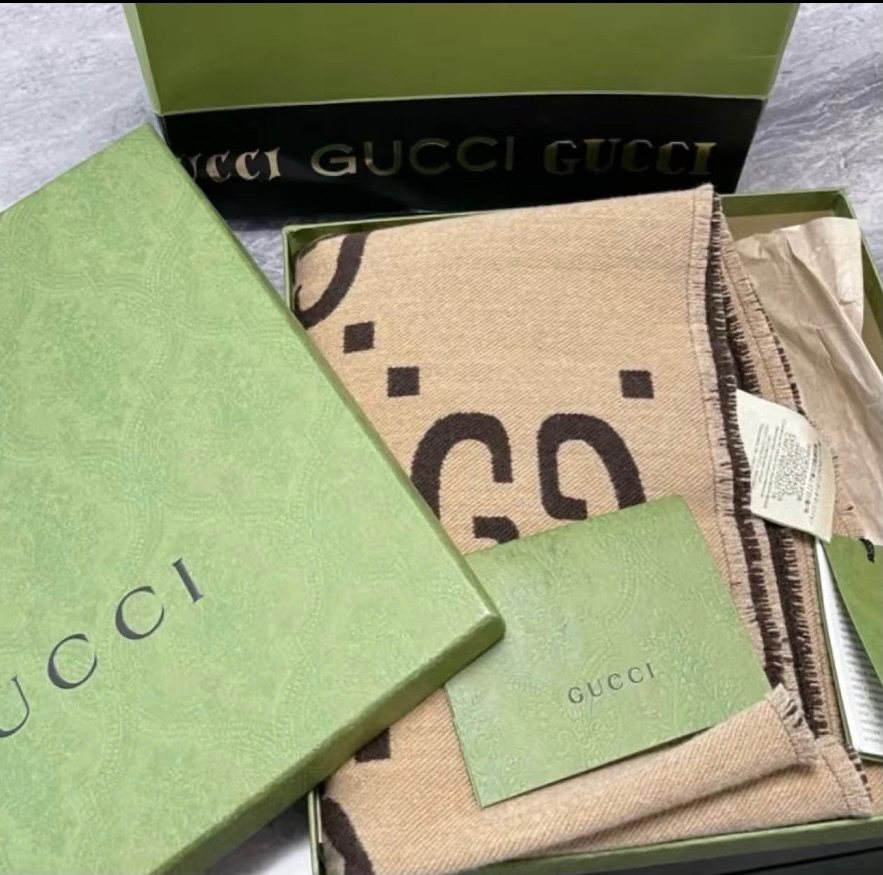 GUCCI流苏羊毛真丝混纺提花围巾，舒适又百搭  🎀GUC