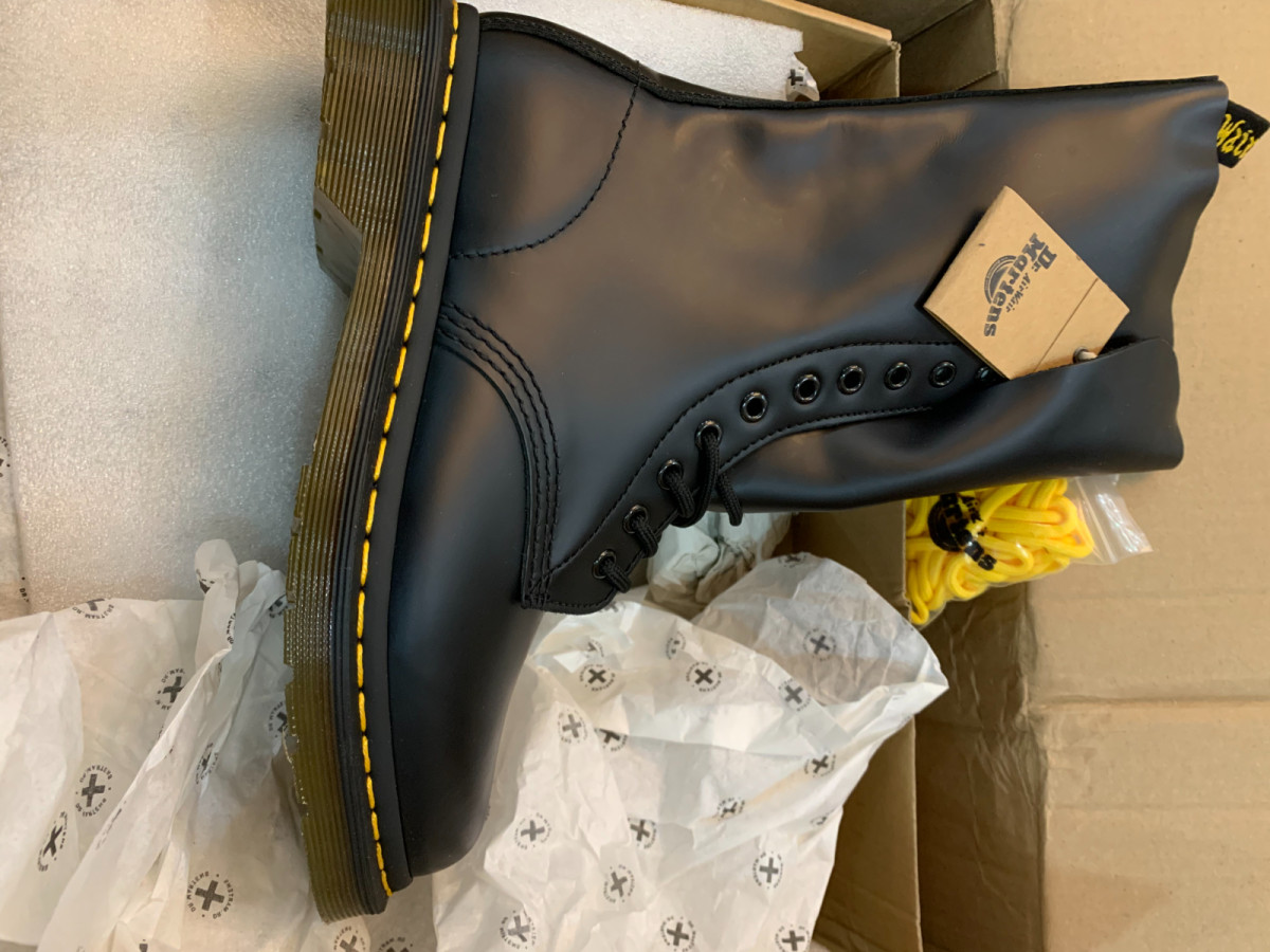 这双Dr Martens马丁靴是之前55发布的美国官网Dr 