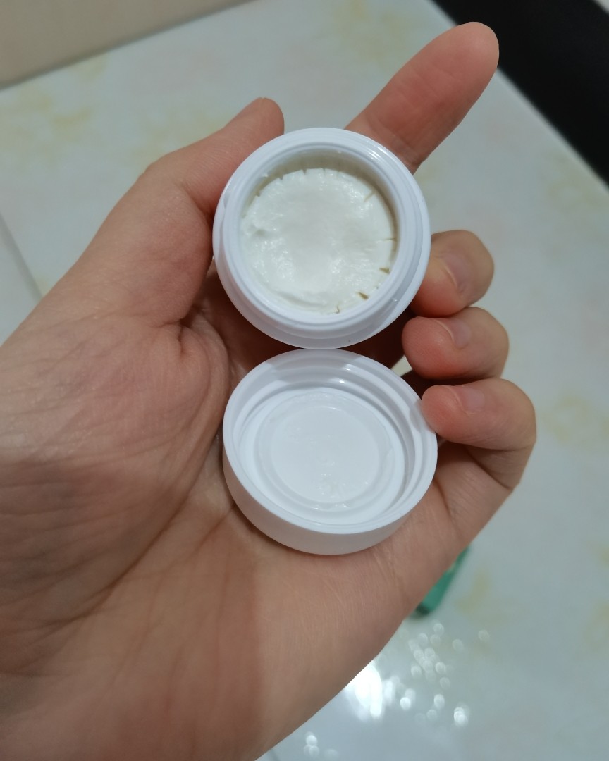 作为工薪阶级护肤小白，一直舍不得买海蓝之谜（价格实在是高攀不