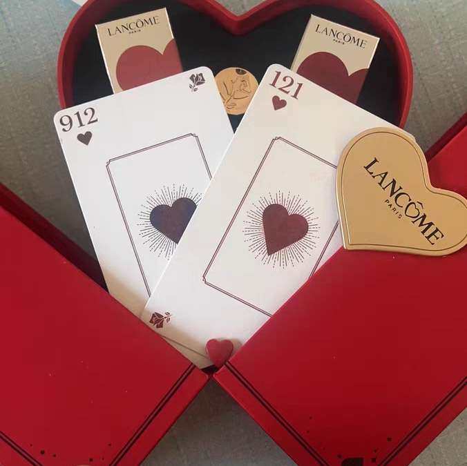 ****✨这个兰蔻的情人节限定太好看了，不管从包装还是口红来