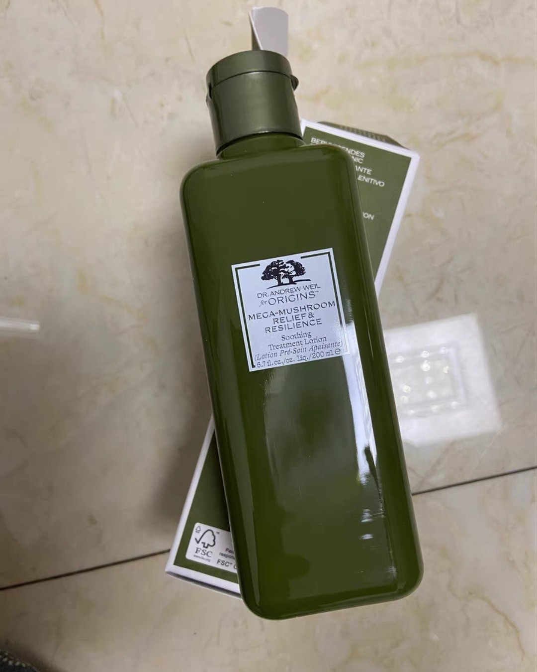 ✅悦木之源菌菇水，便宜又大瓶是爽肤水，用来湿敷效果绝绝子。美