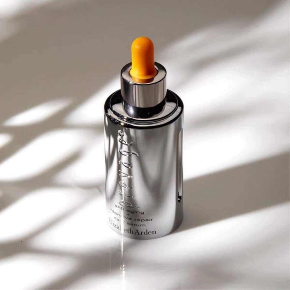 我最最开始用的雅顿其实是它家的加强版橘灿和银蛋精华，对比它家