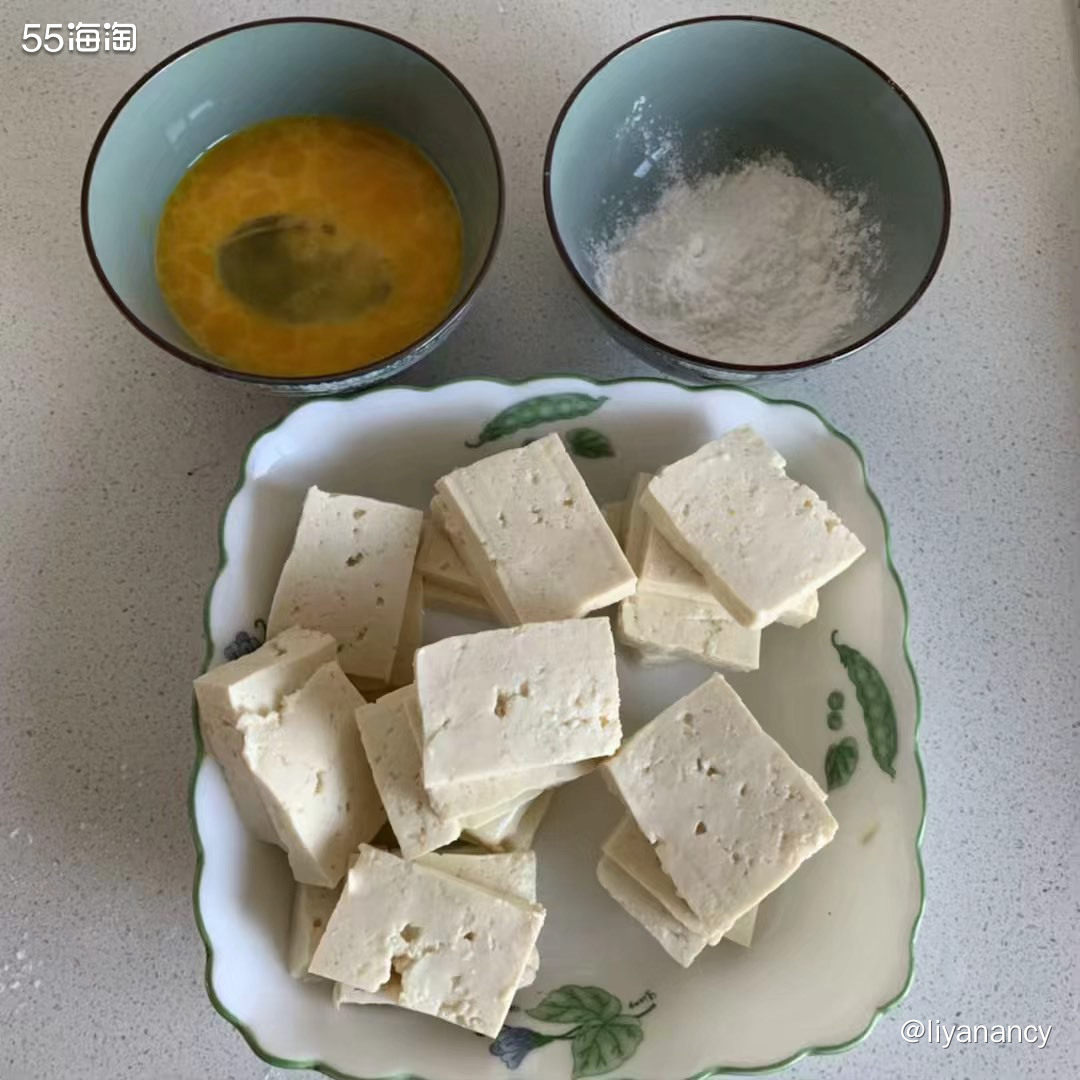 ✨这个香煎豆腐是我过年的时候特别给姥姥做的，左手下厨房右手大