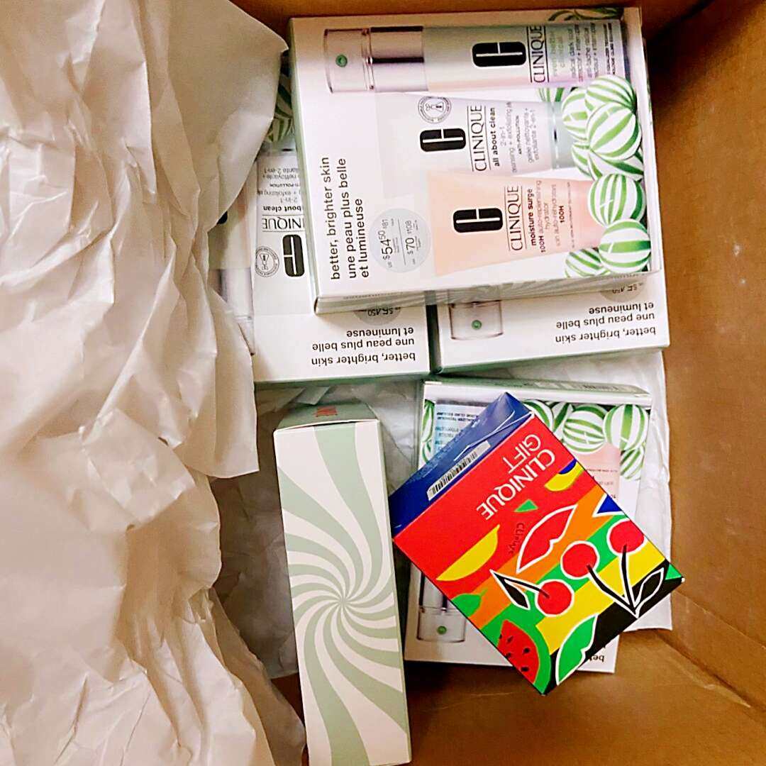 来康康我在丝芙兰抢到的倩碧镭射，半价27刀，包含镭射精华、保