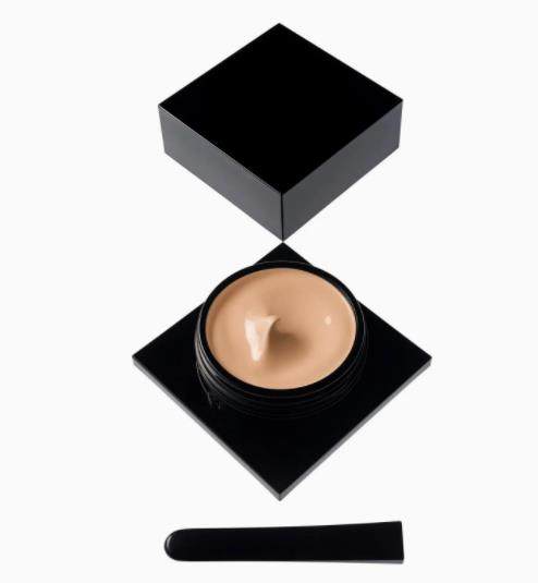 Serge Lutens 芦丹氏 的香水相信大家都知道吧 它