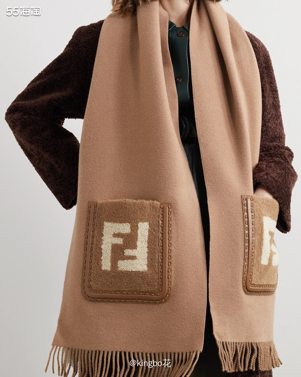 🔴FENDI 羊毛皮革边饰流苏羊绒围巾，既是装饰也是口袋，