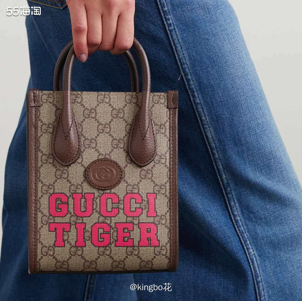 🔴竖版长的方正包型，经典的GG supreme帆布图案，还