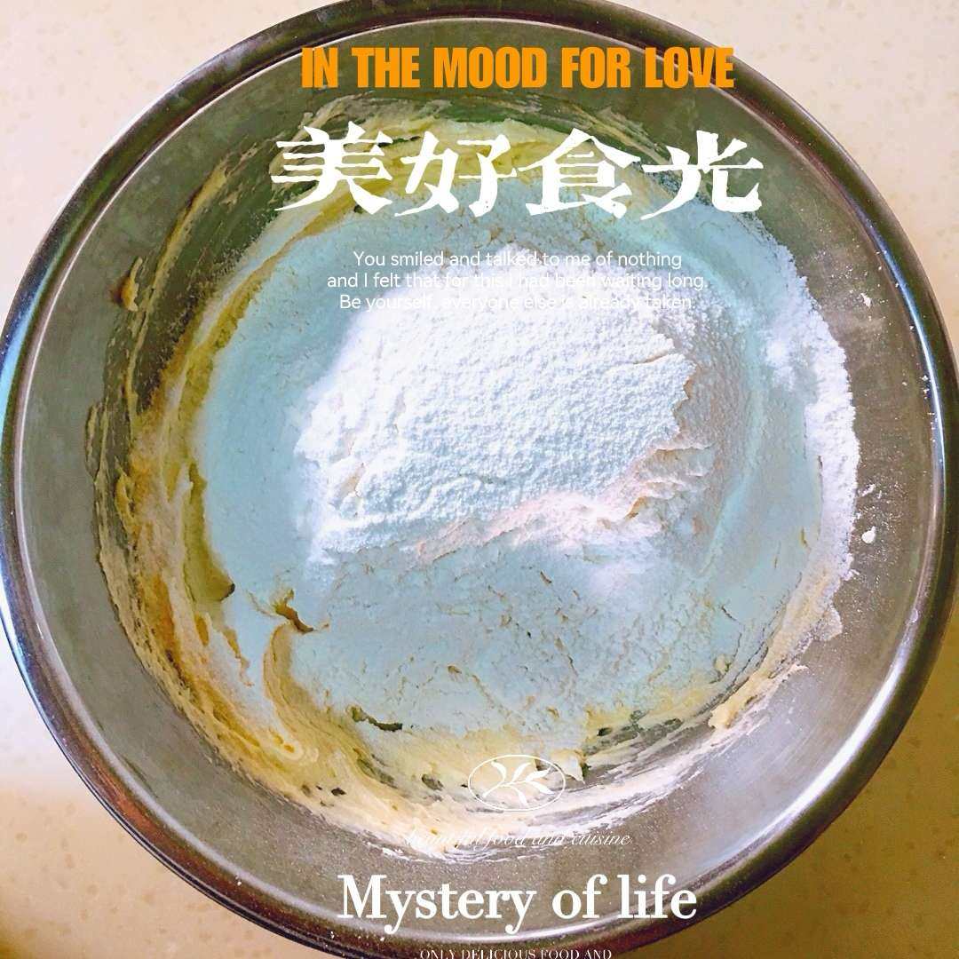 前几天做了点吃的，冰箱还剩半块黄油，秉承着绝不浪费食材的原则