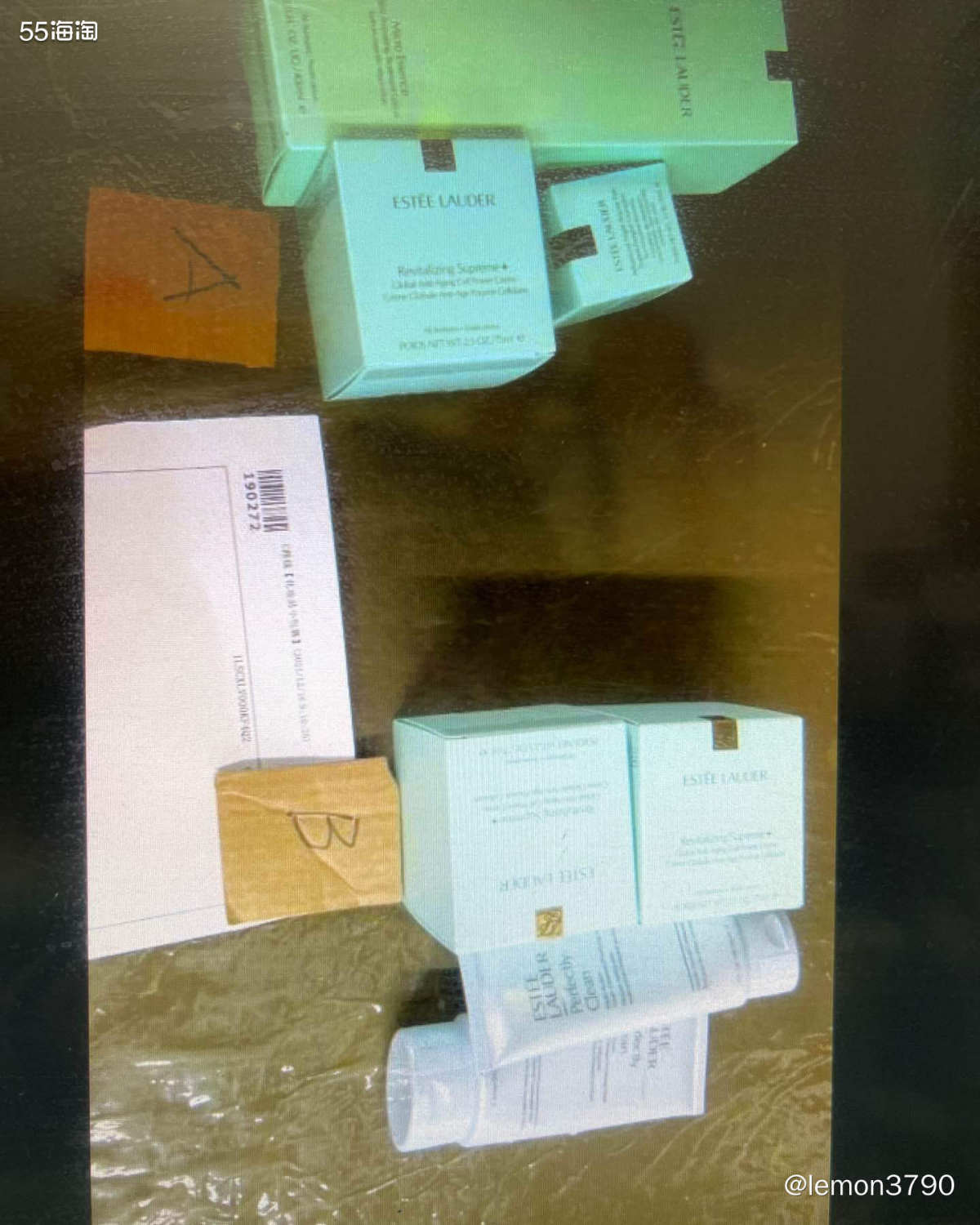 这是黑五三个智妍面霜一单的包裹被分了两箱，其中一箱，已经搞不