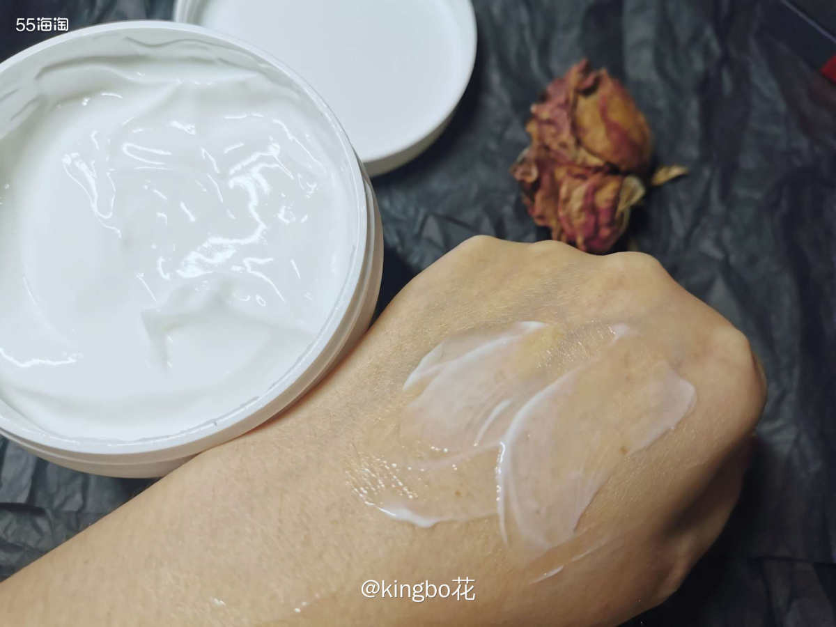 🔴雅顿白茶野玫瑰身体乳，润而不腻，小清新的香真的太好闻啦 