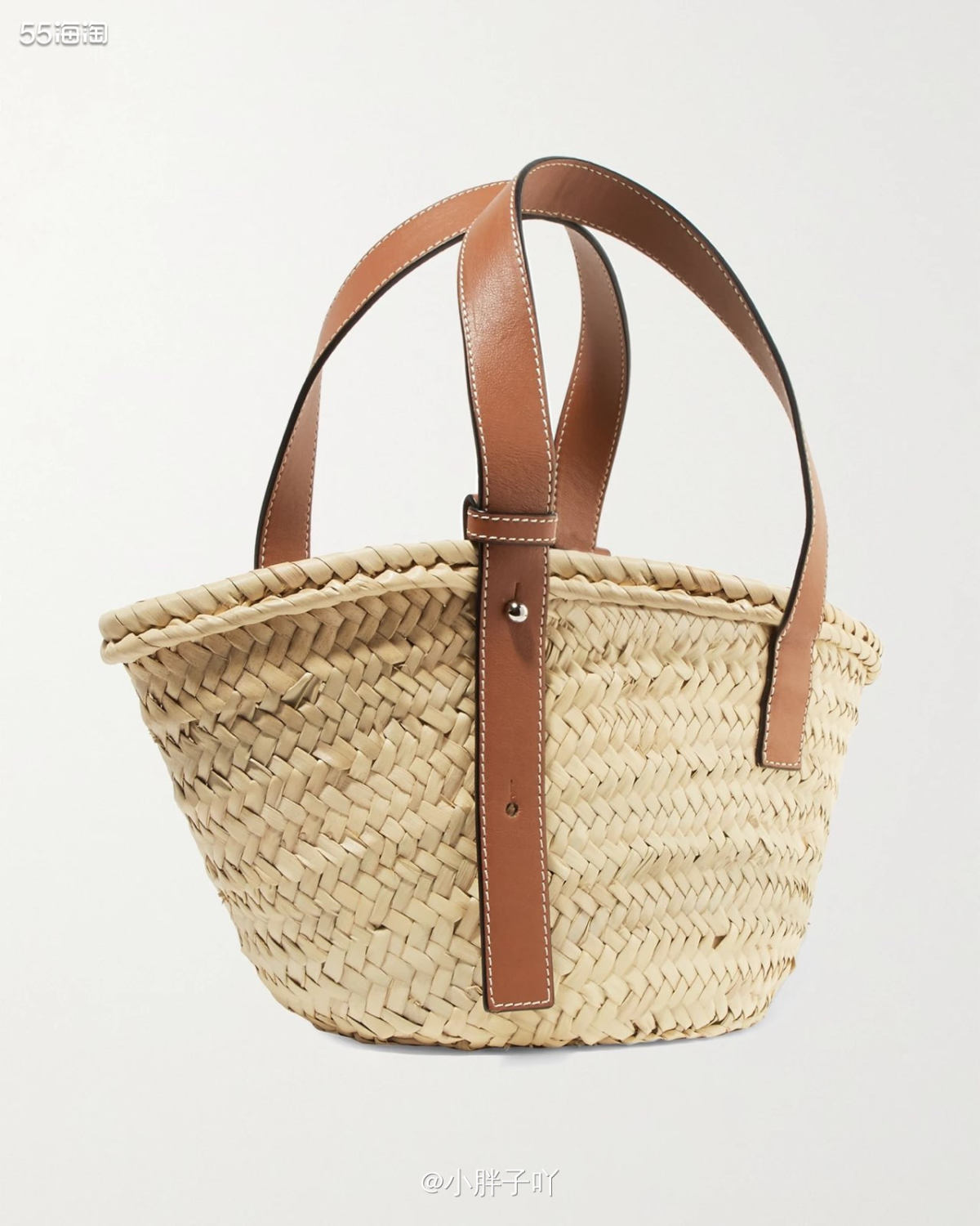 🔹种草产品： LOEWE皮革边饰编织酒椰叶纤维小号手提包 