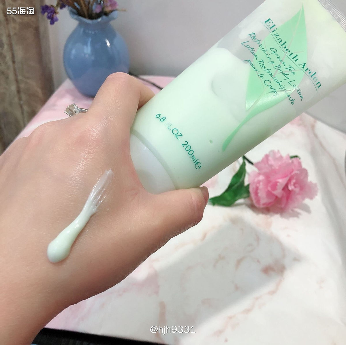 雅顿家的绿茶身体乳有两种哦，大家都知道吗？圆罐的是绿茶蜂蜜，