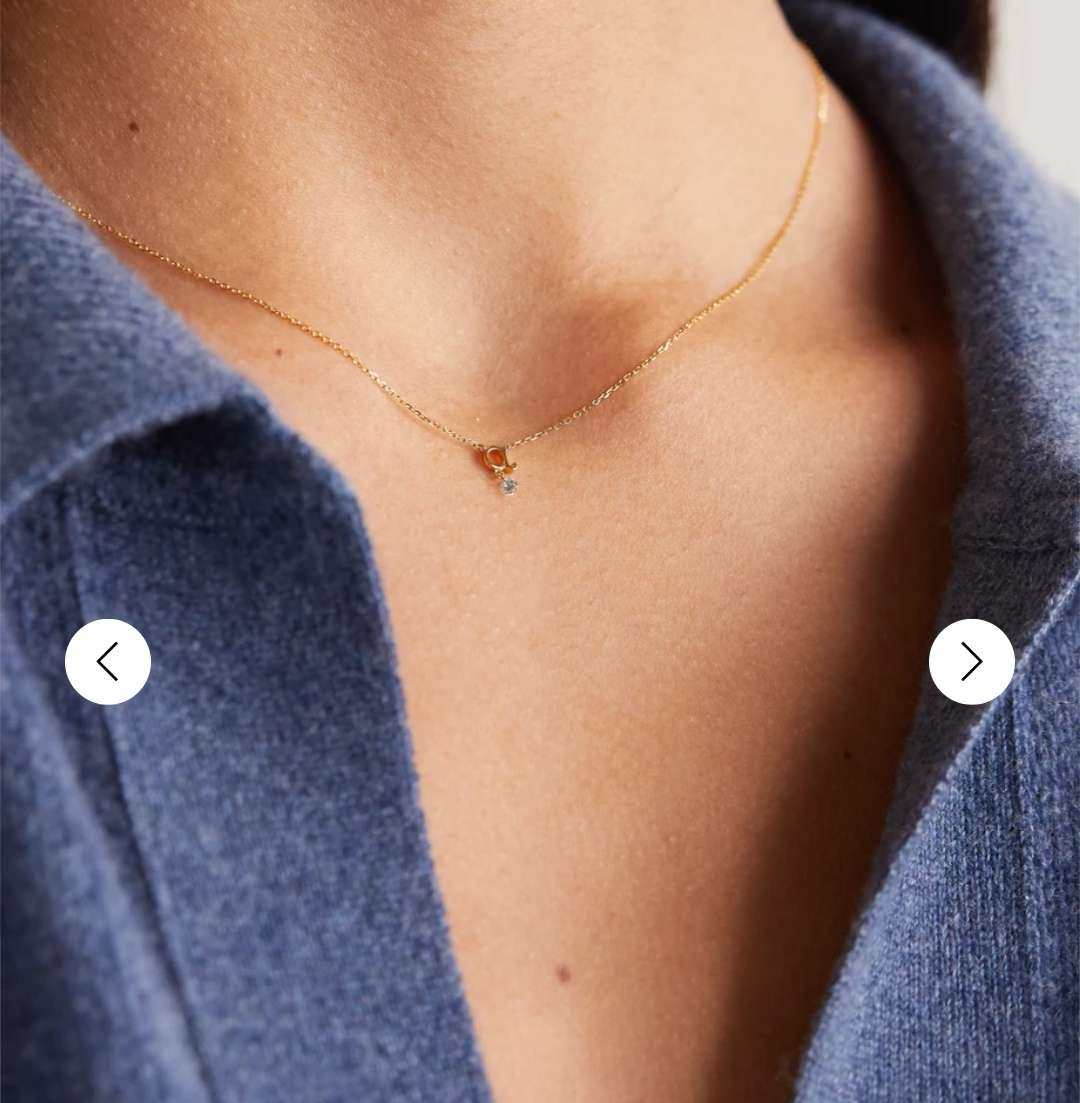 ✨Persée 这款项链以 18K 黄金打造，细链上串有小巧
