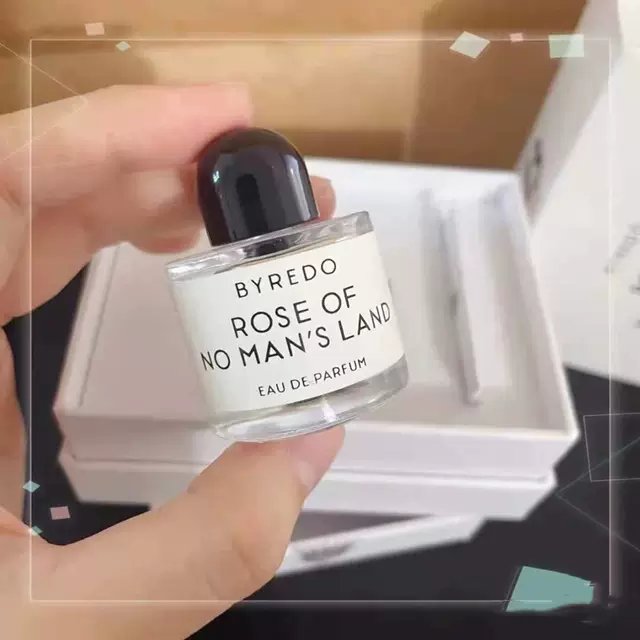 ☁️香调：辛辣东方调      前调：粉红胡椒 玫瑰    