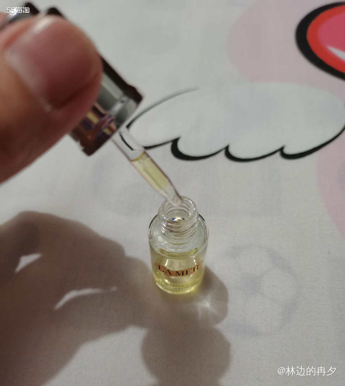 冬季和初春乍暖还寒之际，是最为寒冷干燥的季节。 单用精华液和