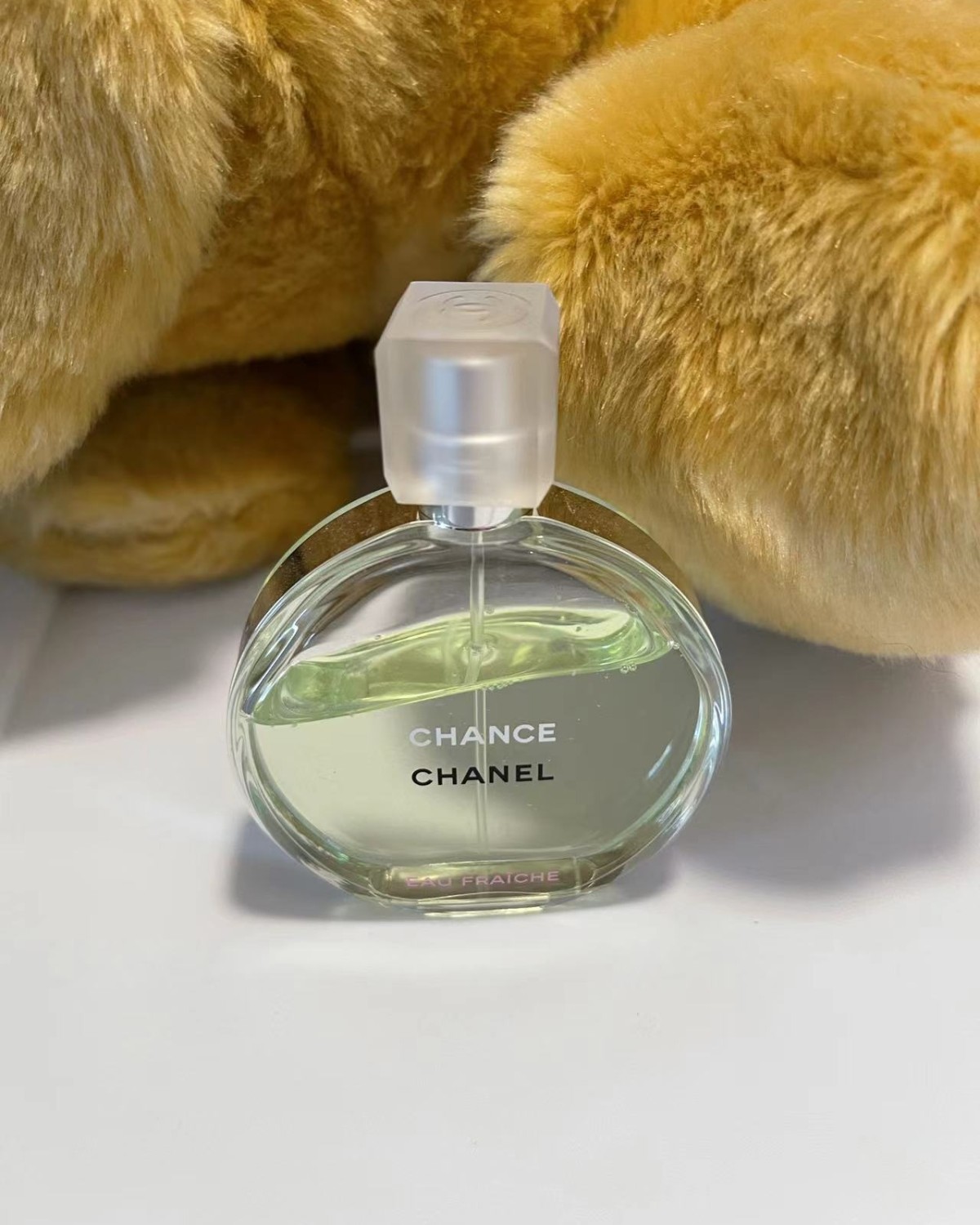 香奈儿邂逅绿，太好闻了，淡淡的木质香，喷上后瞬间爱上 自己，