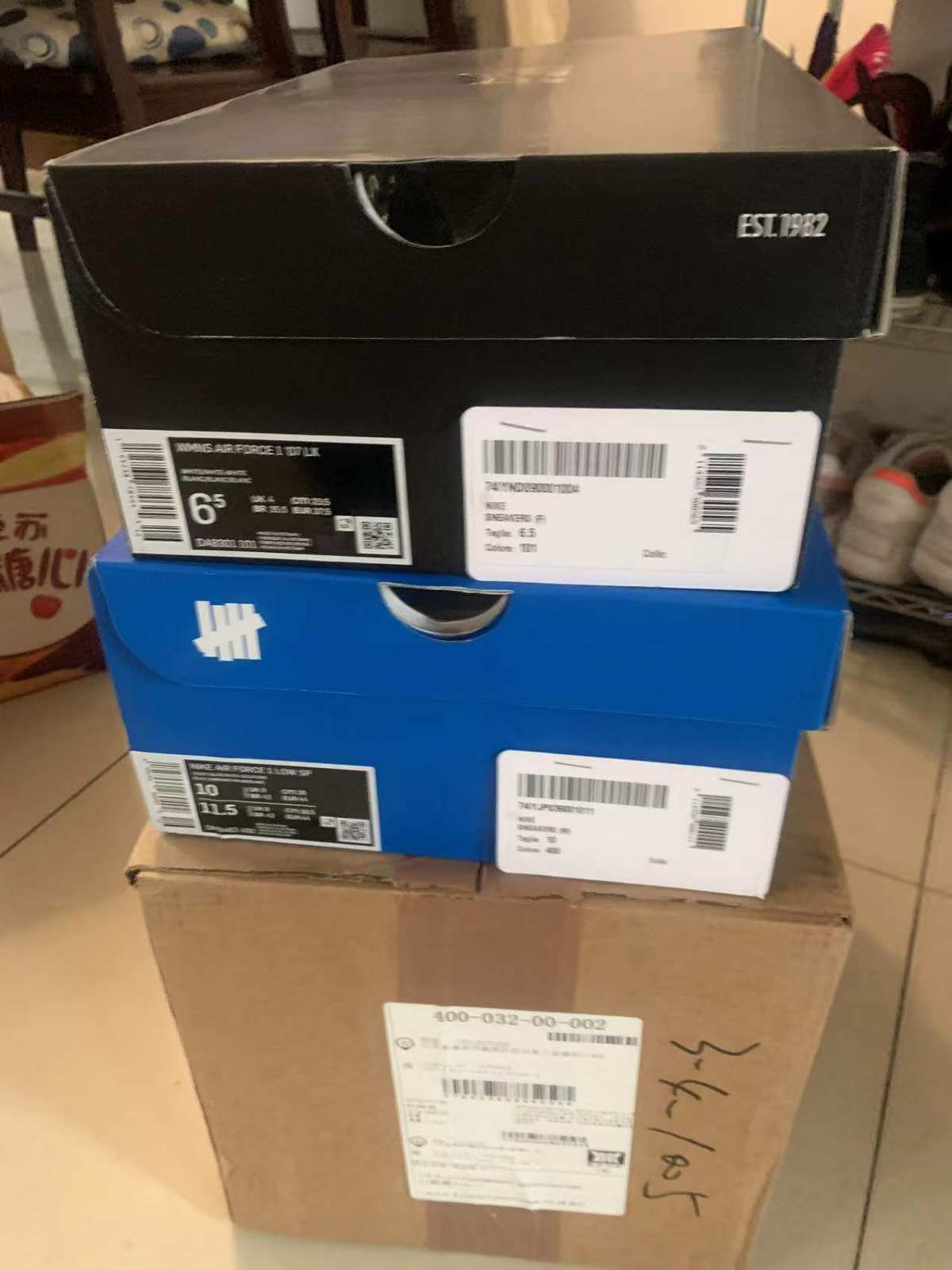 商家寄过来的是一个很重的大箱子，贵公司替我换了很轻的箱子，为