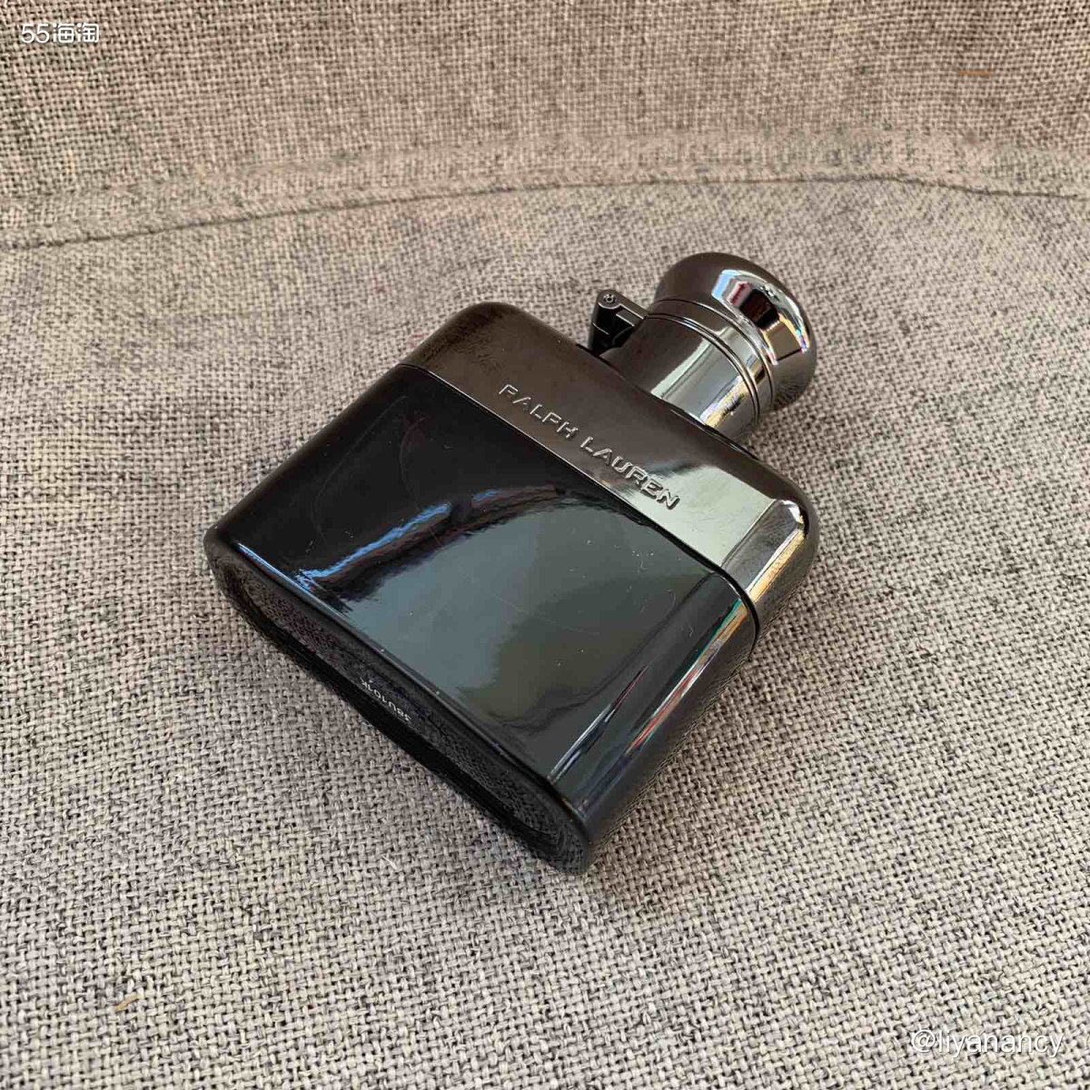🍎外观：包装简约，黑色的不透明的包装，自带一种神秘的气息，