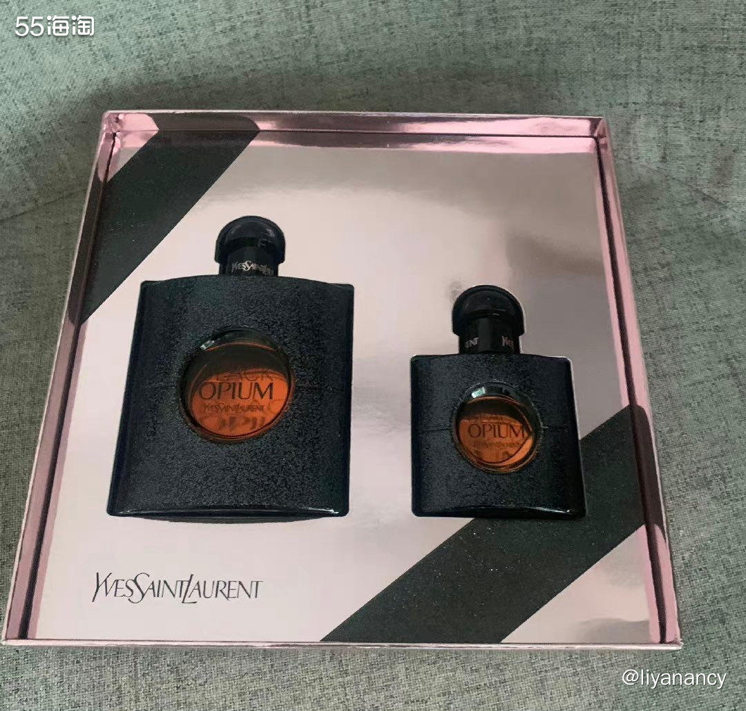 🍎外观：我觉得有点夜店风，中间一块是透明的，有小小的设计感