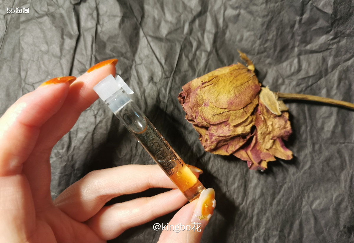 🔴雅顿双重滤镜精华，上下分层颜值超高，用前摇一摇，适合混油