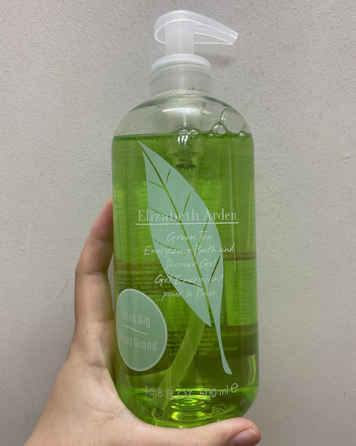 ✅雅顿绿茶沐浴露，加入了绿茶香水的味道，每次洗完澡浴室都是一