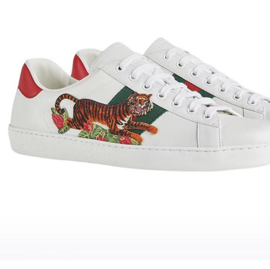 🧨GUCCI经典款虎年限定刺绣板鞋，简单又实  ⭐️经典款