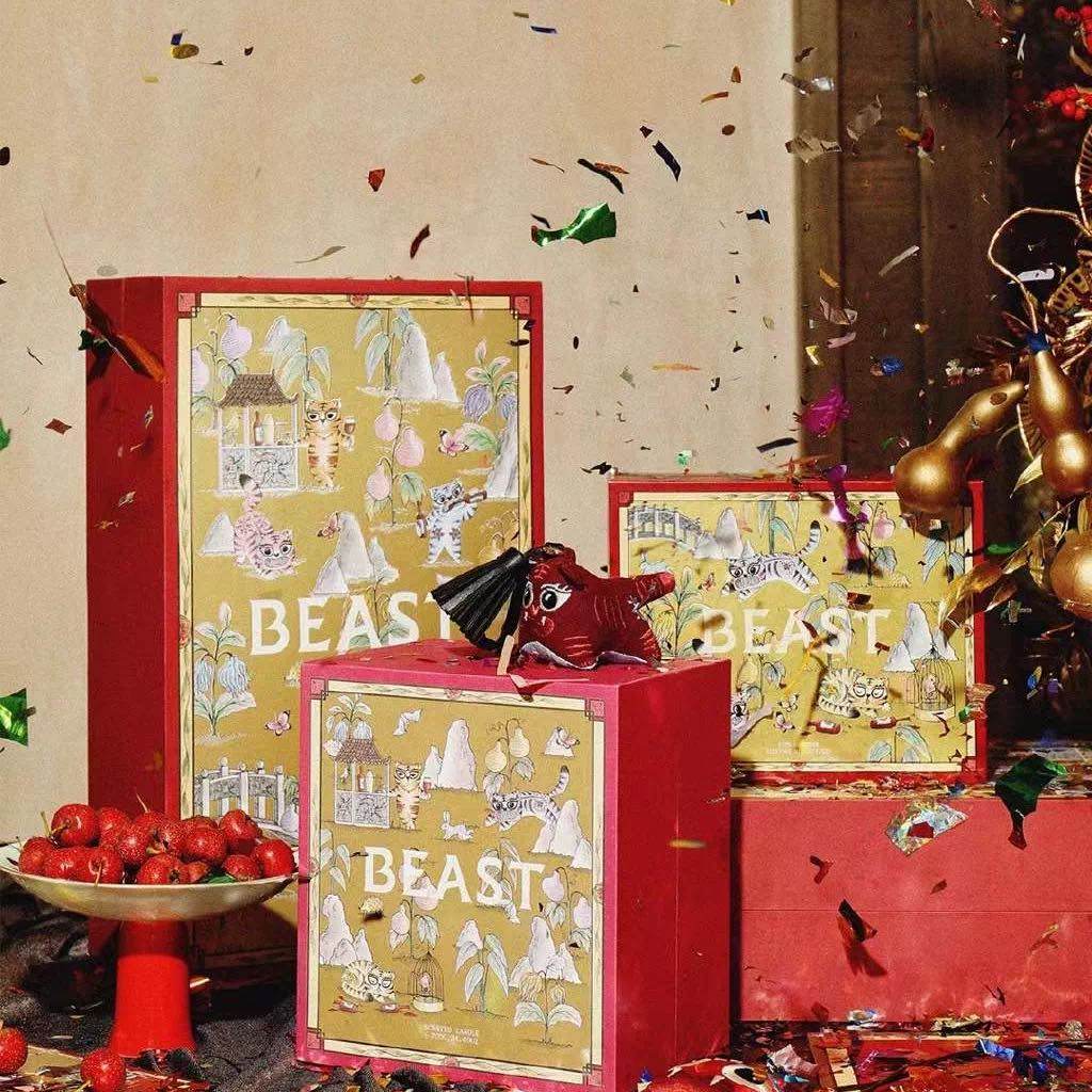 野兽派出的新年限定醉虎下山系列，从老虎抱枕、睡衣，再到香薰，