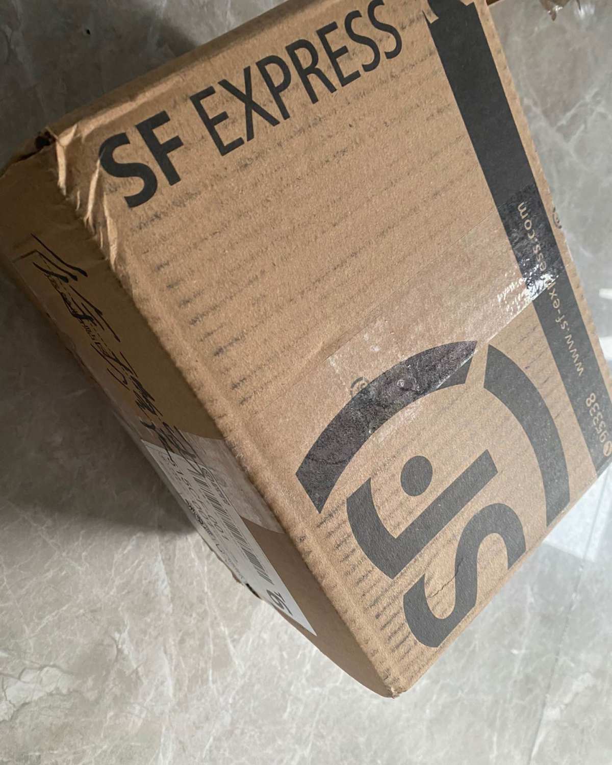 📦开箱露得清清爽版身体乳，完好无损  ➿亚马逊年前买的露得