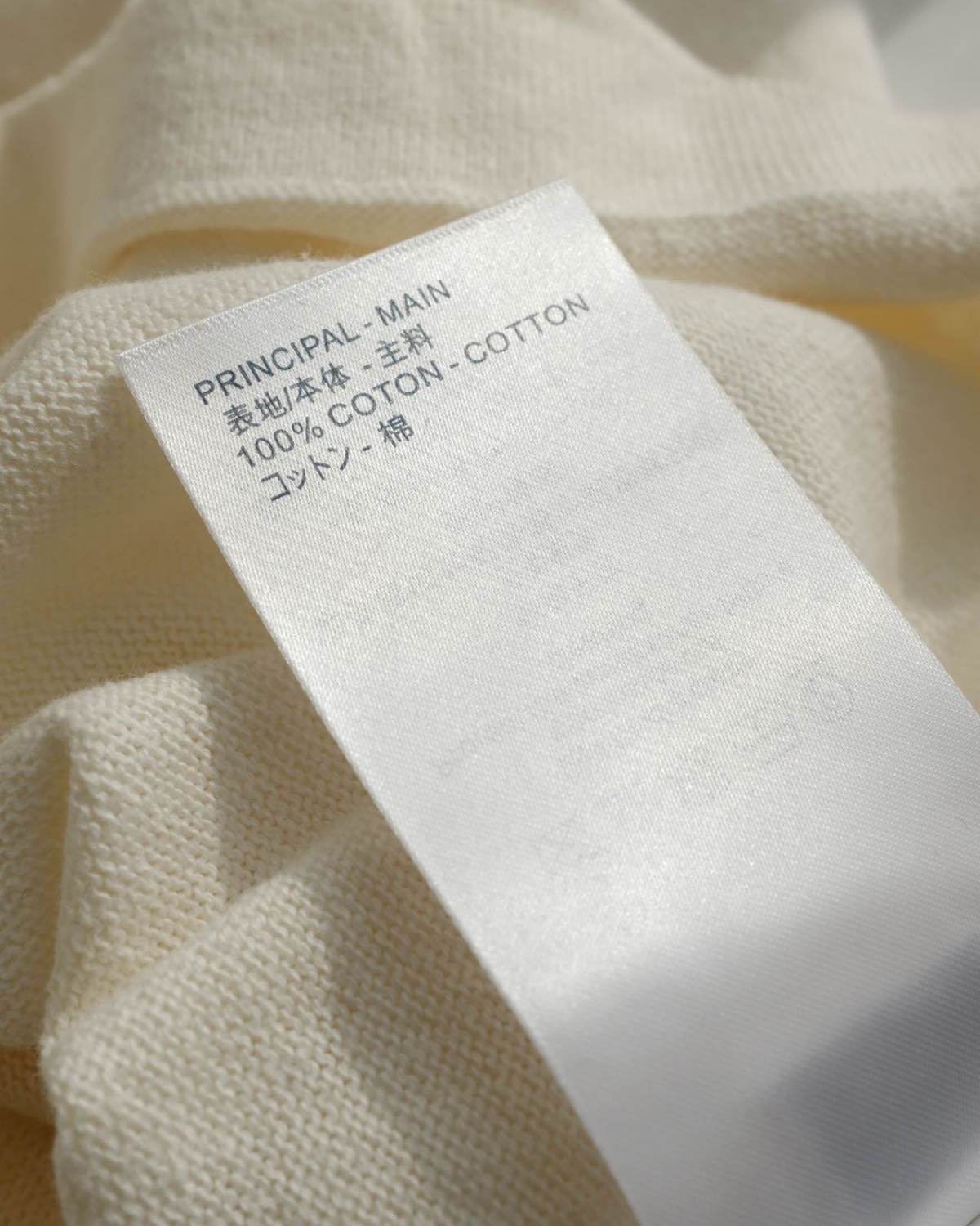 Lv 联名小鸭T恤（男女同款）  -衣服质感好，版型也好看，