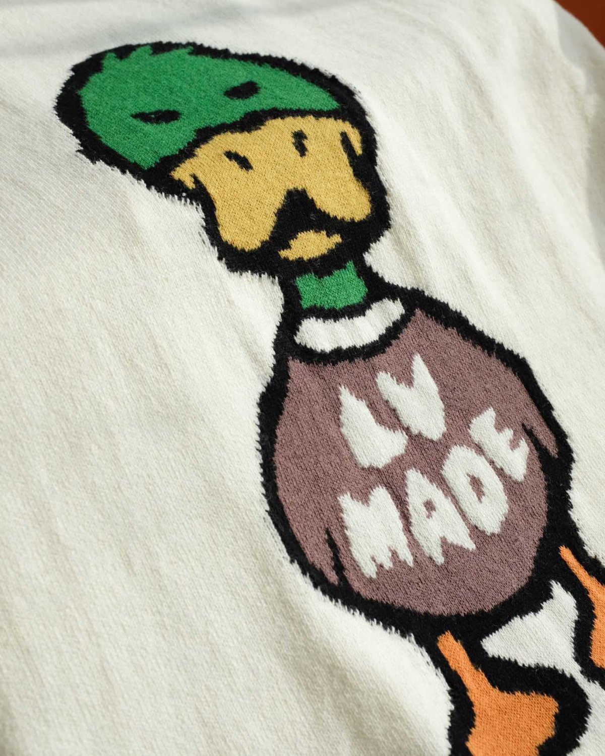 Lv 联名小鸭T恤（男女同款）  -衣服质感好，版型也好看，