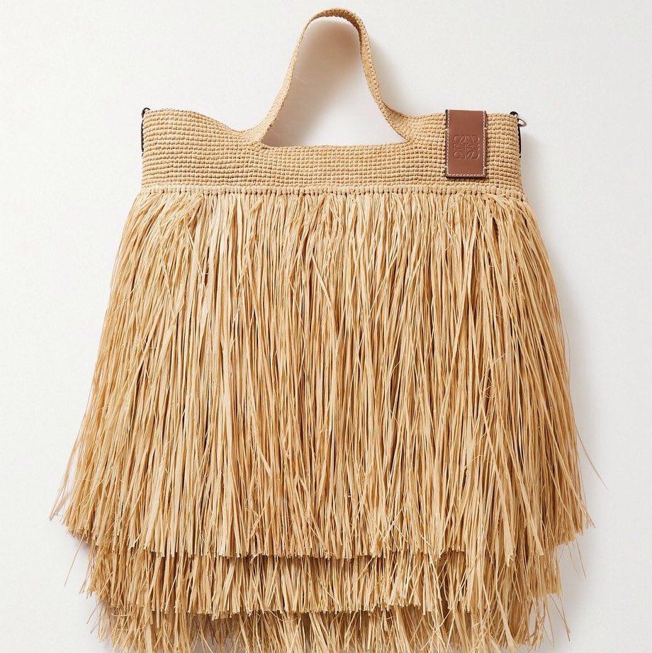 👜LOEWE皮革边饰流苏拉菲草手提包，彰显个性  🙊这个