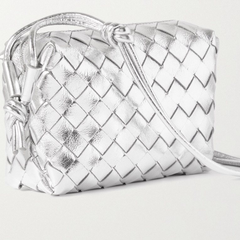 Bottega Veneta这只小号银色Intrecciat