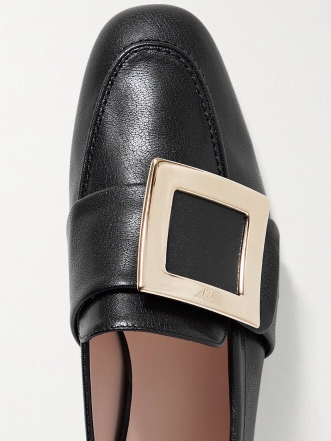 ✅这两年非常火的Roger Vivier，方形水钻配饰高跟鞋