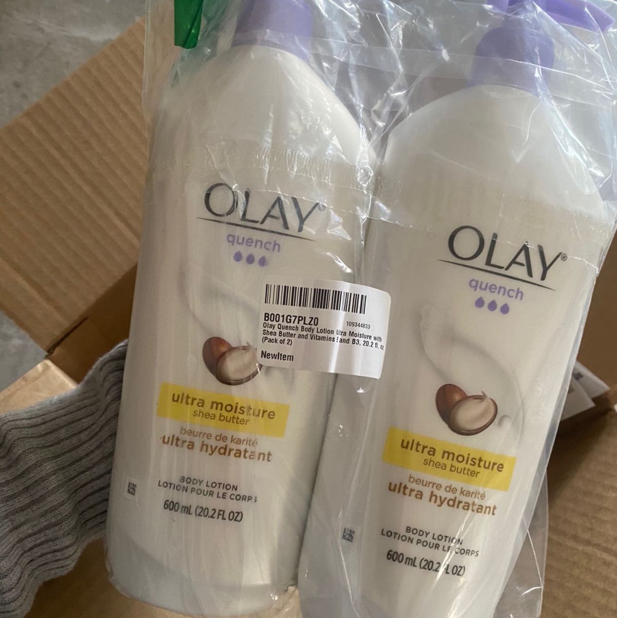 亚马逊入手的好价身体乳开箱啦。  💭这款身体乳是我的回购款
