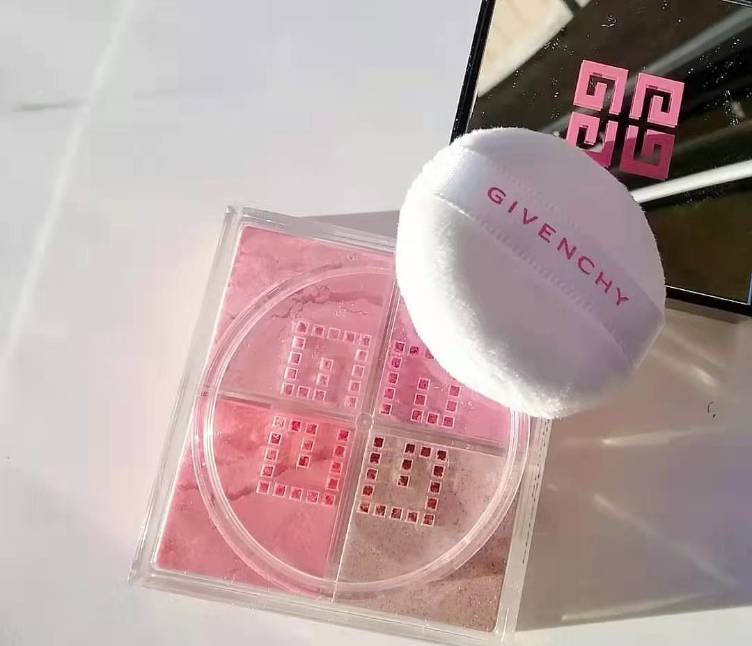 以前没有关注过纪梵希的新年限定系列包装，没有想到原来这么好看