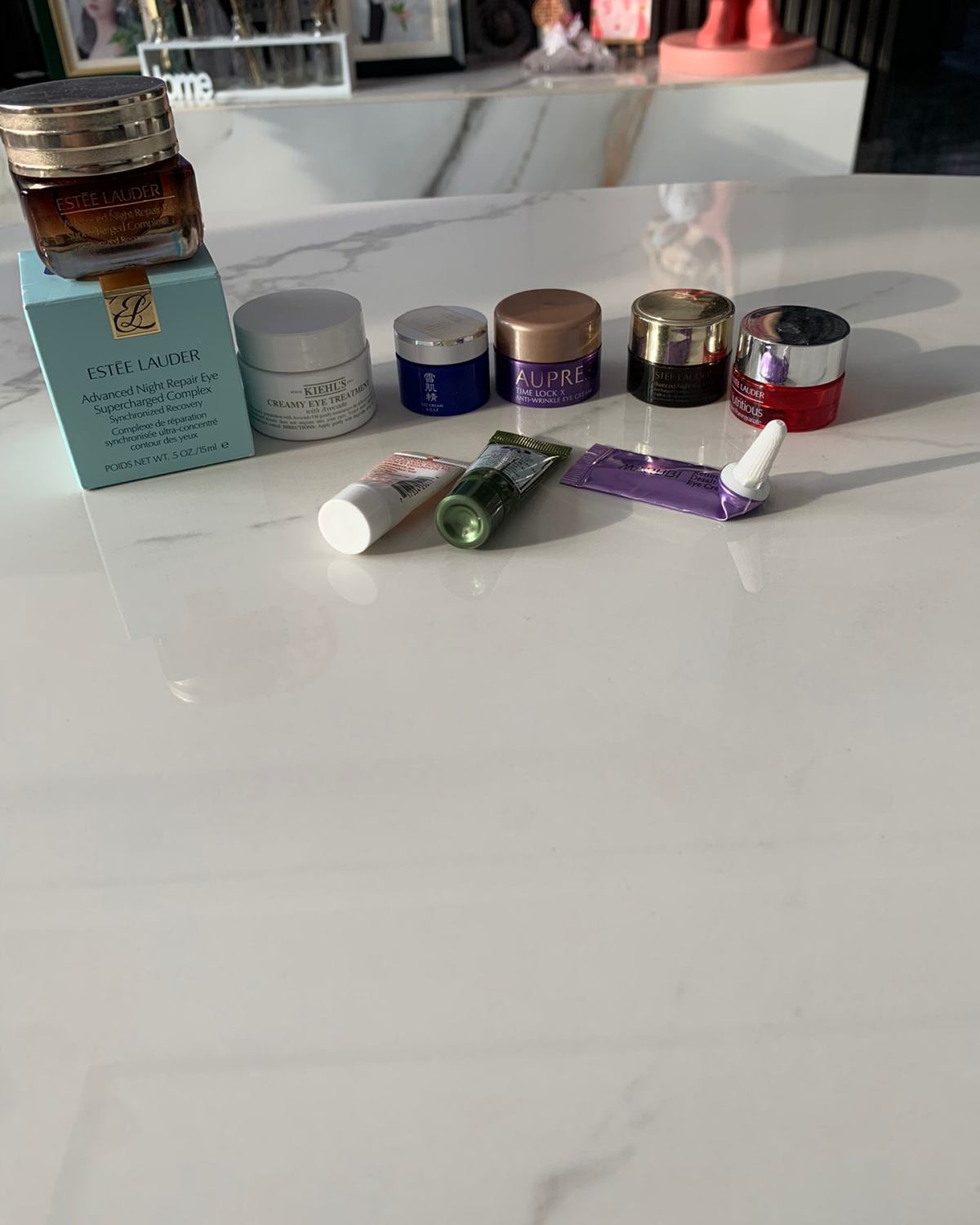 虽然小瓶比较多，但只有雅诗兰黛蓝光眼霜和科颜氏牛油果眼霜是正