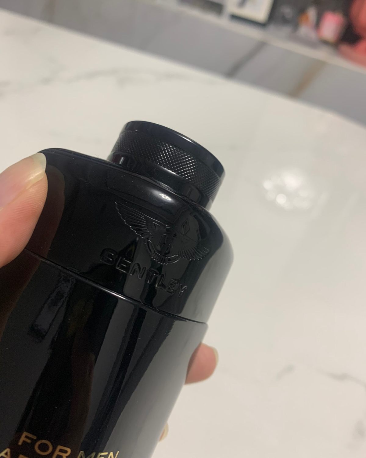 这瓶香水几乎可以说是盲选的，是送给我家那位的，购买于Frag