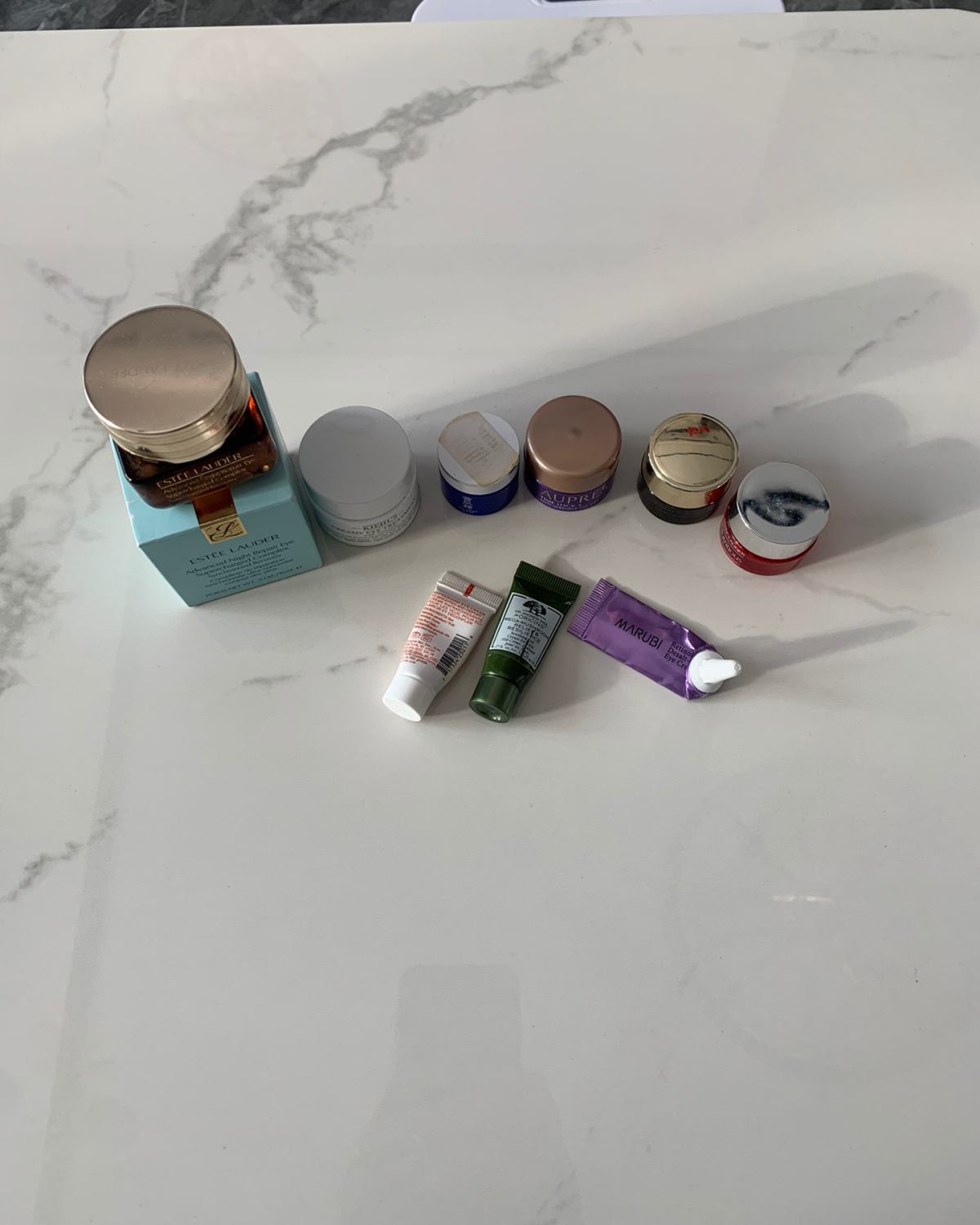 虽然小瓶比较多，但只有雅诗兰黛蓝光眼霜和科颜氏牛油果眼霜是正