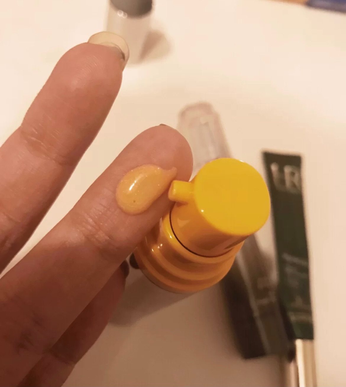 🌻雅顿橘灿眼部精华加强版，超强的抗氧化能力，干纹细纹都走开