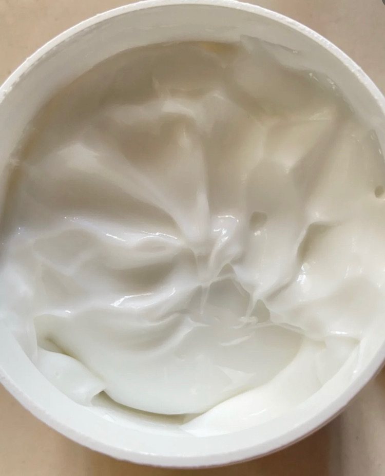 🎗 伊丽莎白雅顿白茶身体乳，淡雅香味很滋润  🌟伊丽莎白