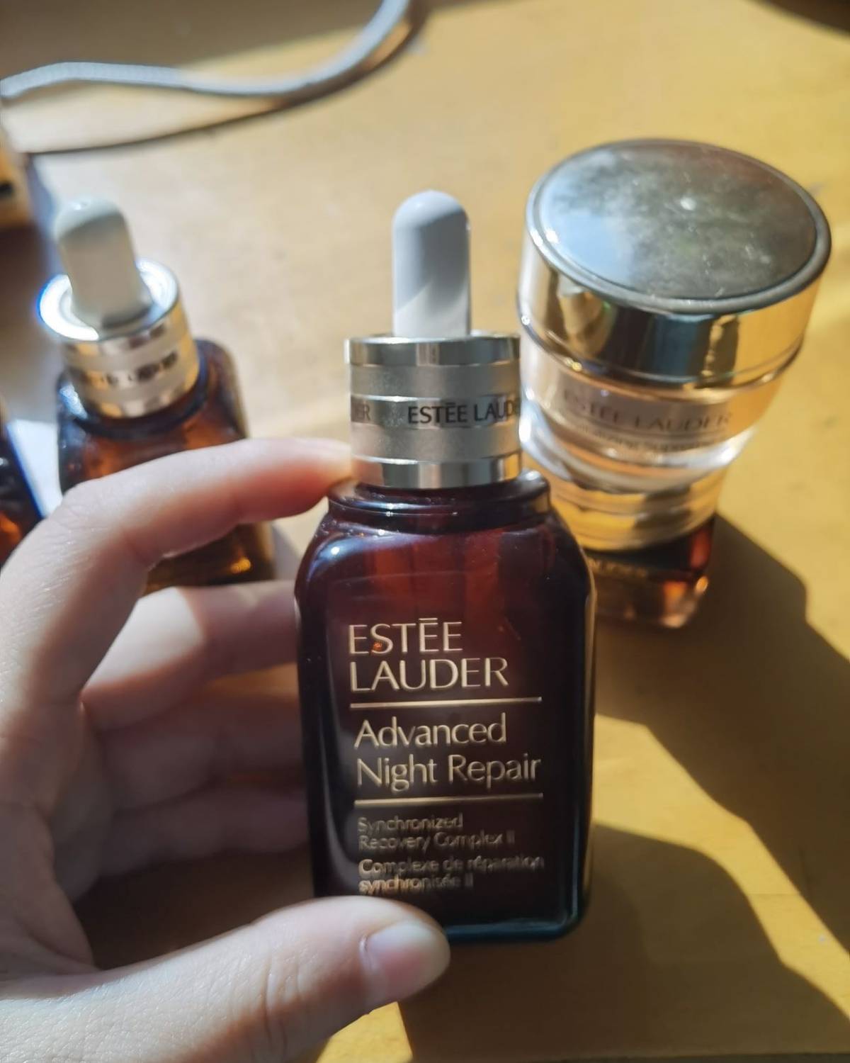 雅诗兰黛小棕瓶精华，有30ml、50ml、75ml、100m