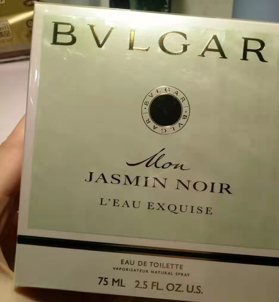 还是前几年练车的时候，和我一起练车的一位阿姨，穿着蒙口的羽绒