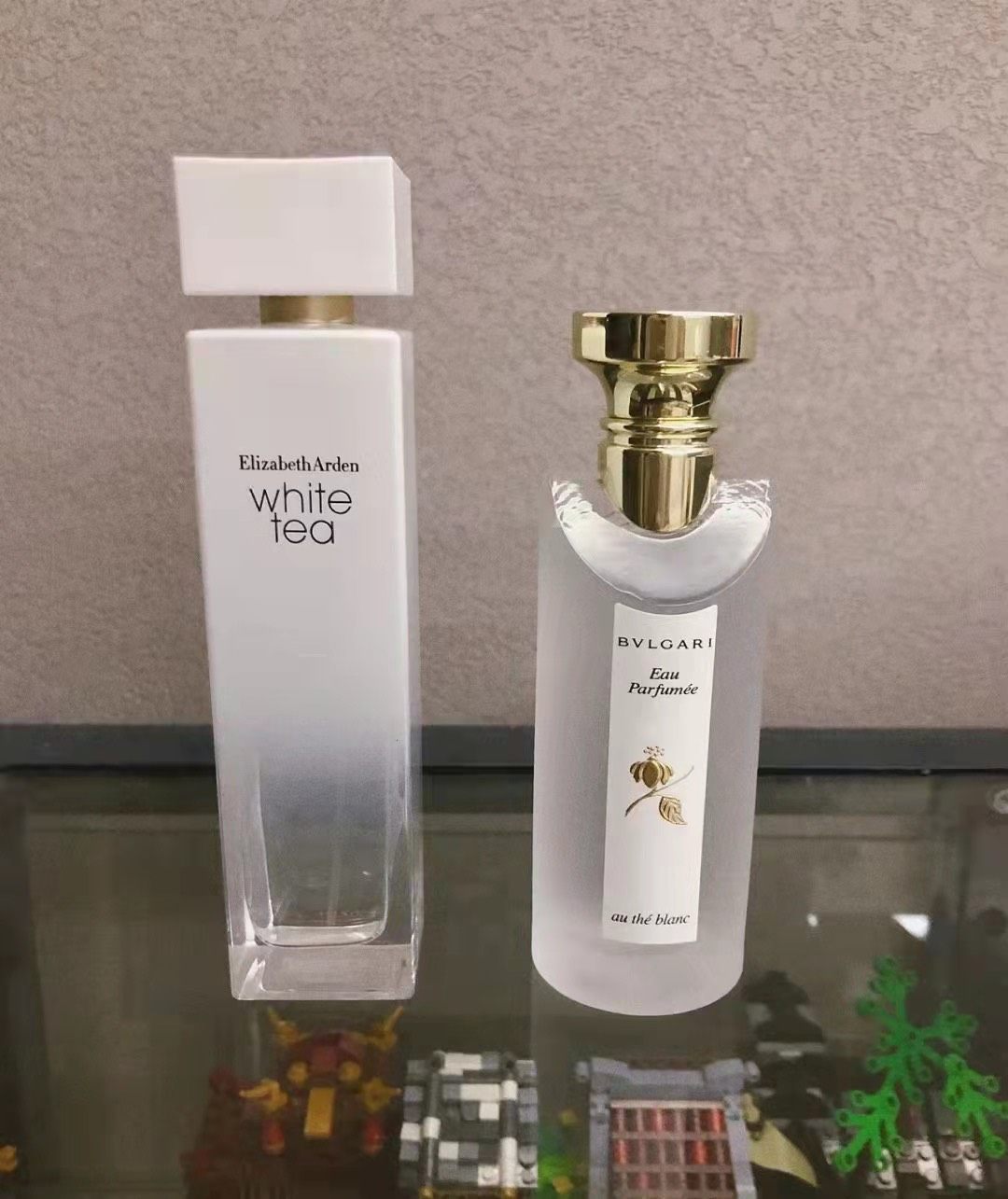 说到雅顿的香水我只有用过白茶和绿茶，其中最喜欢的就是白茶香水